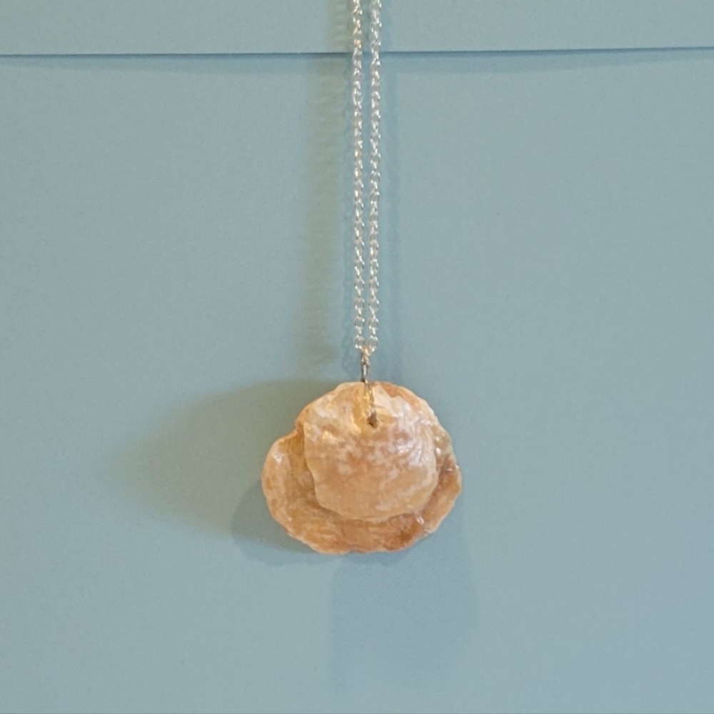 Elegant Handmade Shell Pendant Necklace